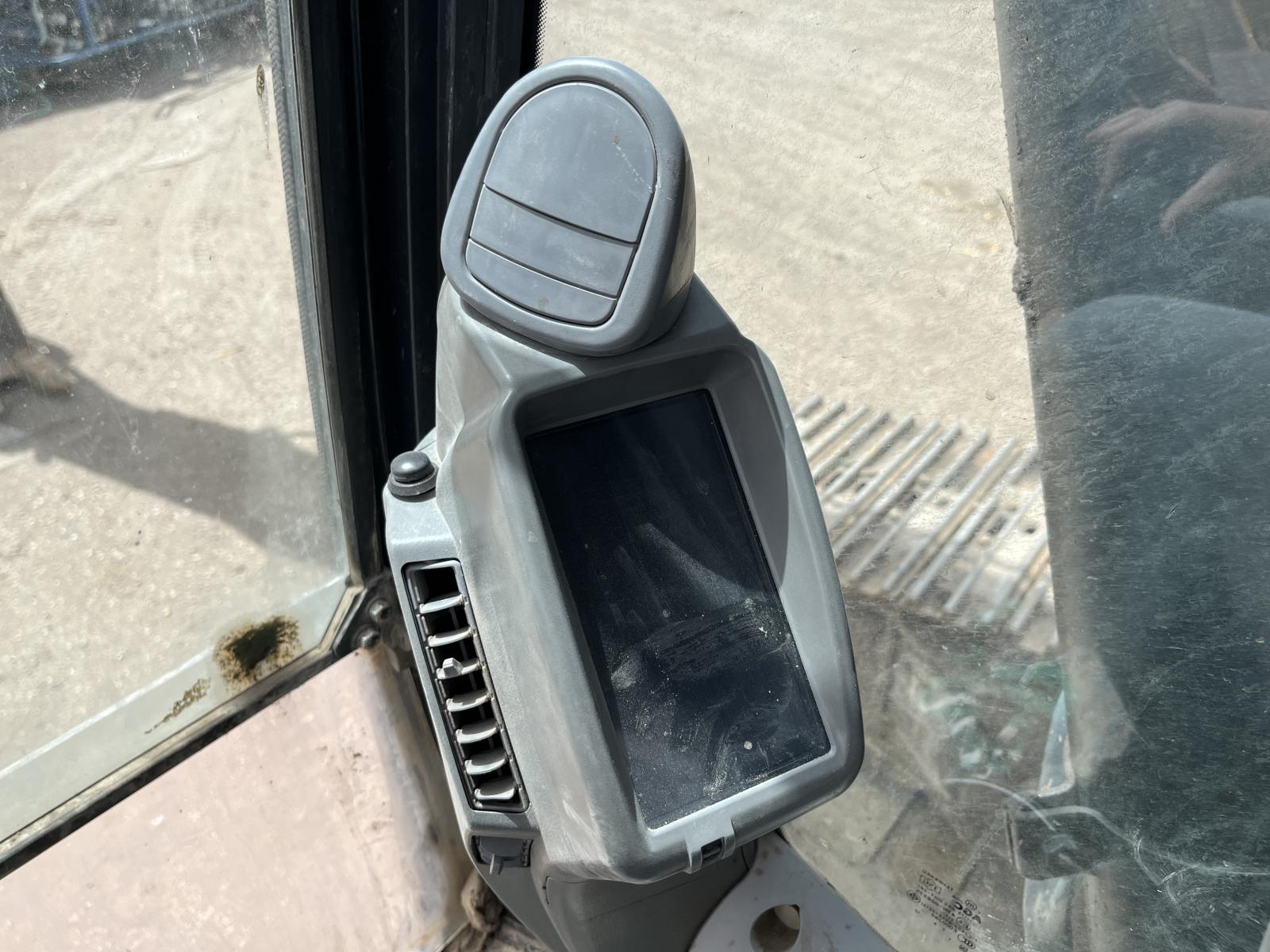 ./imagenes/INVOICE/2019/18175/JOHN DEERE 350G LC (9).JPG